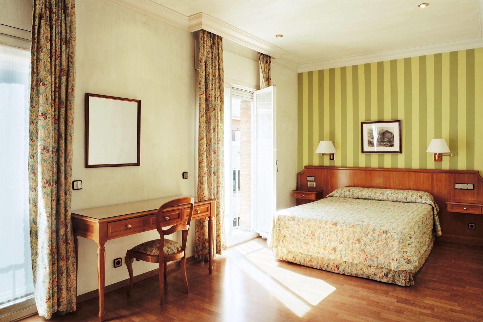 Regencia Colon Hotel Barcelona Buitenkant foto