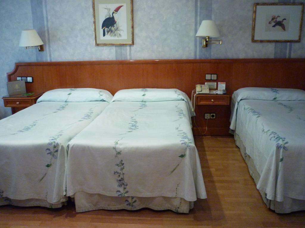 Regencia Colon Hotel Barcelona Buitenkant foto