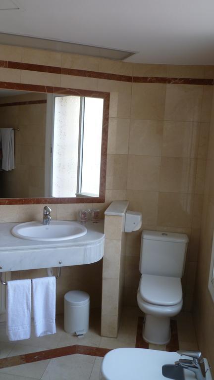 Regencia Colon Hotel Barcelona Buitenkant foto